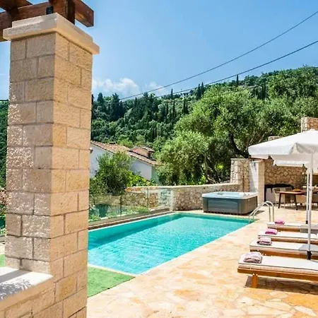 Sleeps 4 Pool Air Con T487987 * Kavalleraina