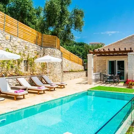 Villa Sleeps 4 Pool Air Con T487987