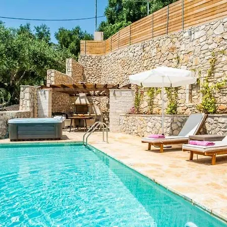 Sleeps 4 Pool Air Con T487987 Kavalleraina